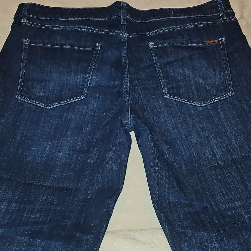 White House Black Market - Gently Worn Midrise Girlfriend Everyday Soft Jeans - Picture 6 of 9